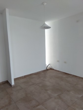 Excelente departamento en Planta Alta sobre calle San Luis.