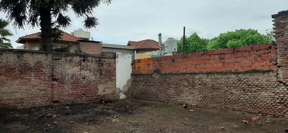 H&M BIENES RAICES VENDE TERRENO CENTRICO IDEAL PROYECTO PH