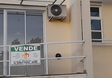 Excelente departamento en Planta Alta sobre calle San Luis.